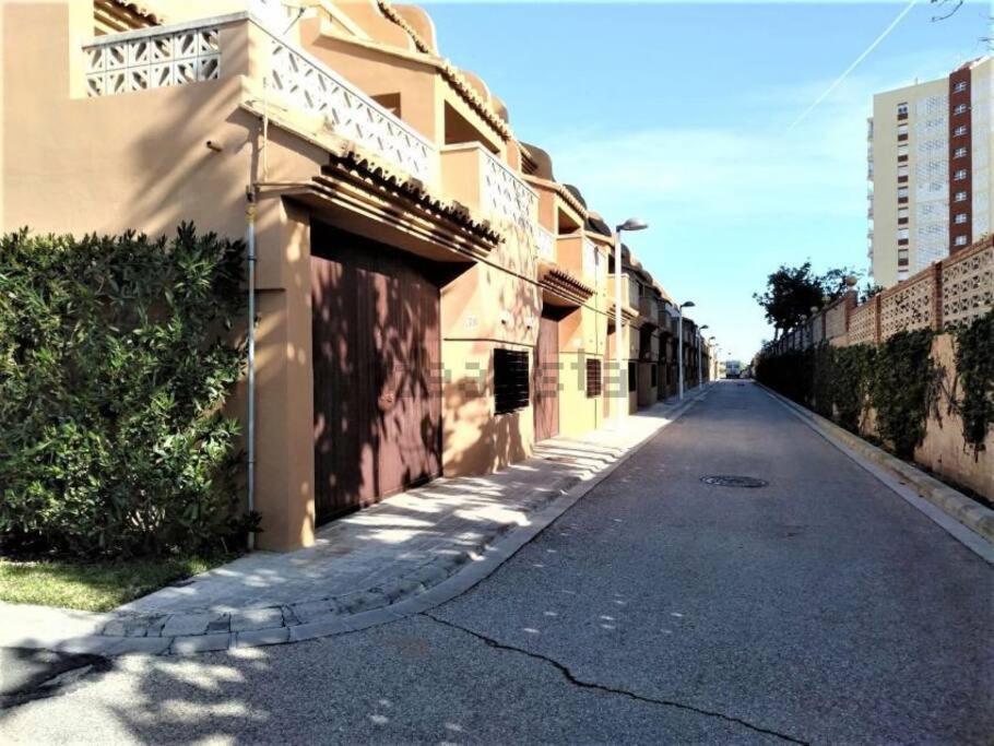 Chalet Adosado En La Playa De El Perellonet Con Piscina, Pista Tenis Valencia Eksteriør bilde