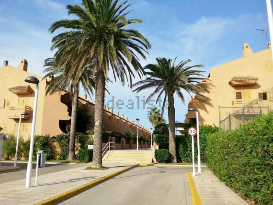 Chalet Adosado En La Playa De El Perellonet Con Piscina, Pista Tenis Valencia Eksteriør bilde