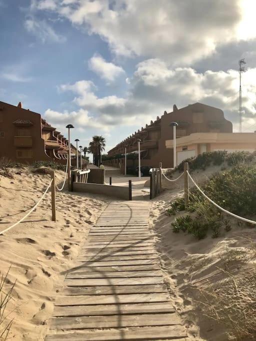 Chalet Adosado En La Playa De El Perellonet Con Piscina, Pista Tenis Valencia Eksteriør bilde