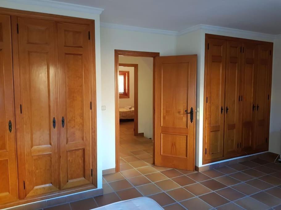 Chalet Adosado En La Playa De El Perellonet Con Piscina, Pista Tenis Valencia Eksteriør bilde