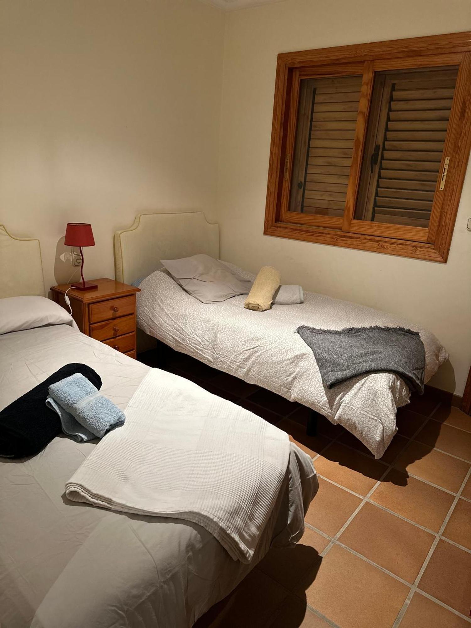 Chalet Adosado En La Playa De El Perellonet Con Piscina, Pista Tenis Valencia Eksteriør bilde